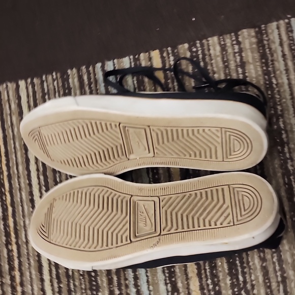 Nike canvas sneakers - Picture 2 of 3